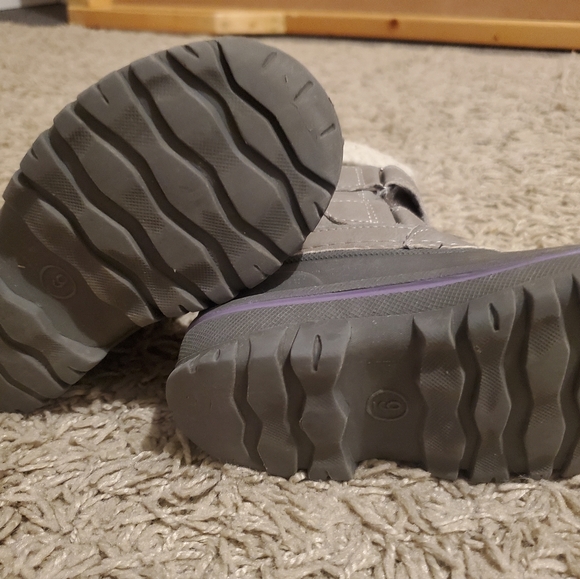 Joe fresh snow boots for girls size9 - Picture 5 of 7
